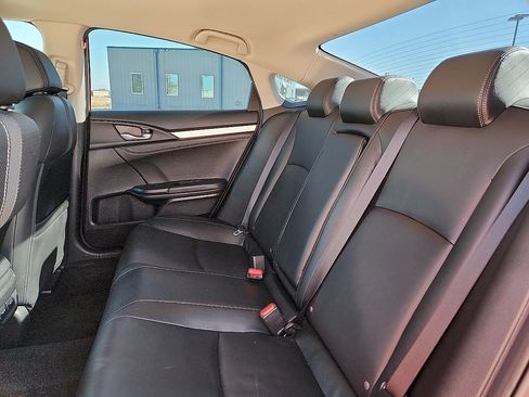 Used 2020 Honda Civic Touring image 5