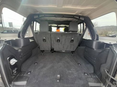 Used 2024 Jeep Wrangler Unlimited Rubicon AWD/4WD image 53