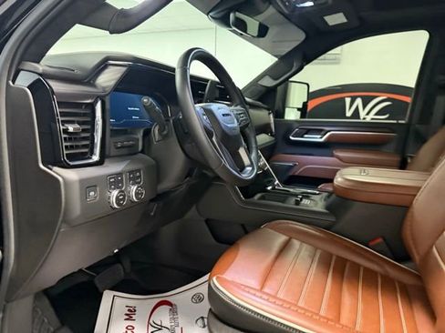 Used 2025 GMC Sierra 2500 Denali Ultimate image 12