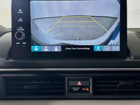 Used 2024 Honda Pilot Touring image 19