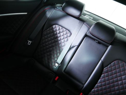 Used 2021 Genesis G70 3.3T w/ Sport Package AWD/4WD image 12