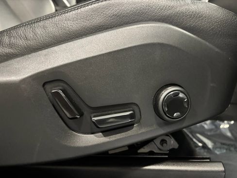 Used 2017 Volvo XC90 T5 Momentum w/ Vision Package image 22