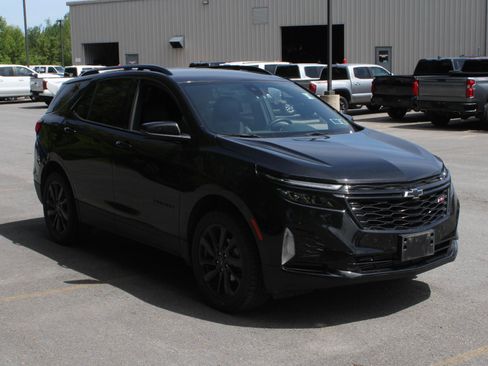Used 2024 Chevrolet Equinox RS AWD/4WD image 3