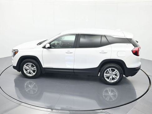 Used 2024 GMC Terrain SLE AWD/4WD image 34