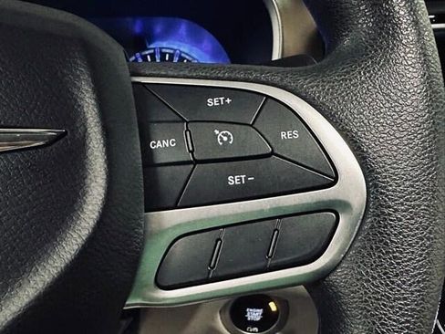 Used 2018 Chrysler Pacifica Touring Plus FWD image 14