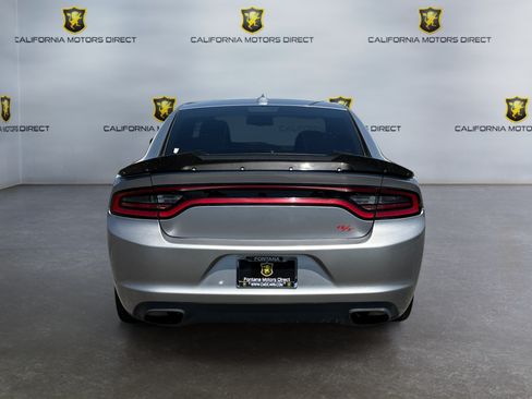 Used 2017 Dodge Charger R/T w/ Blacktop Package RWD image 4