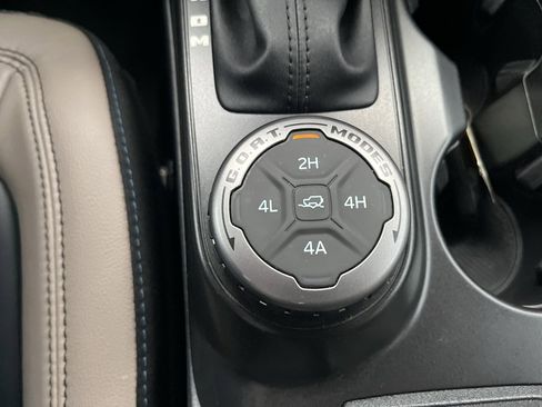 Used 2022 Ford Bronco Wildtrak image 22