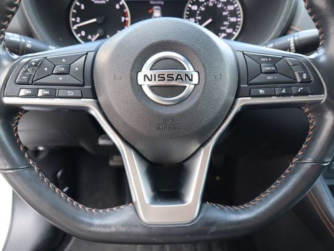 Used 2022 Nissan Sentra SR w/ Electronics Package FWD image 11