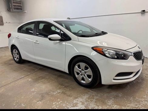 Used 2016 Kia Forte LX image 7