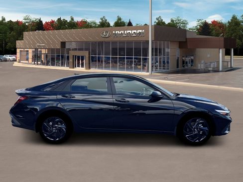 New 2026 Hyundai Elantra Sport FWD image 9