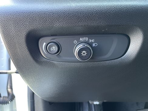 Used 2023 Chevrolet Traverse LT w/ Rear Camera Mirror Package AWD/4WD image 32