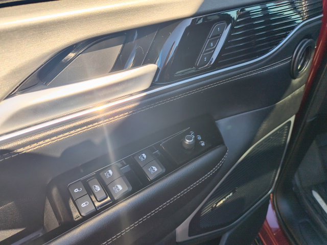 Used 2024 Jeep Wagoneer L Series II w/ Convenience Group I AWD/4WD image 15