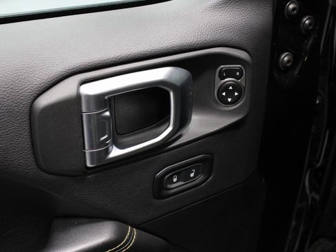 Used 2024 Jeep Wrangler Sahara image 22