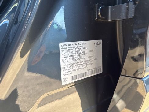 Used 2025 Audi Q6 e-tron Premium Plus w/ Premium Plus image 30