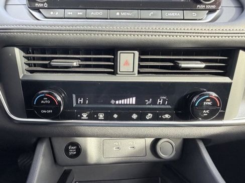 Certified 2025 Nissan Rogue SV image 15