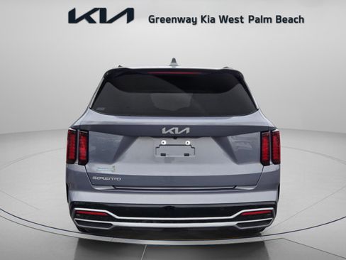 Used 2023 Kia Sorento S w/ Panoramic Sunroof Package image 6