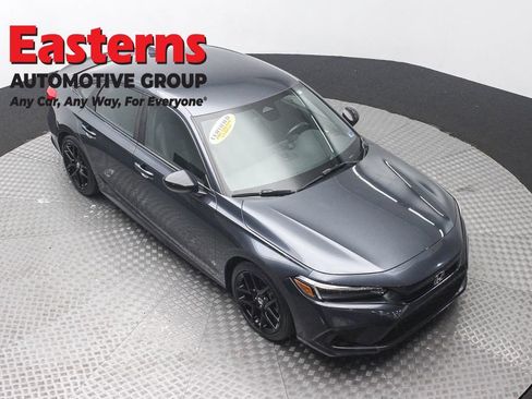 Used 2023 Honda Civic Sport image 3