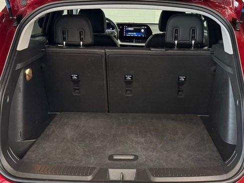 Used 2025 Chevrolet Trax LT w/ LT Convenience Package image 10