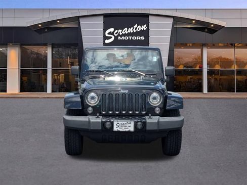 Used 2017 Jeep Wrangler Unlimited Sahara w/ Dual Top Group AWD/4WD image 8