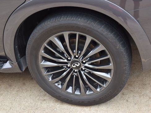 Used 2024 INFINITI QX80 Sensory RWD image 12