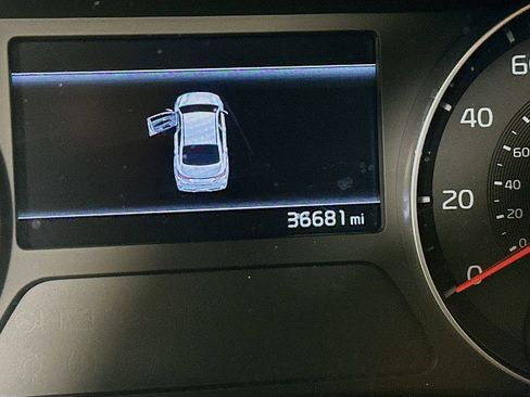 Used 2023 Kia Forte GT-Line w/ GT-Line Technology Package image 12