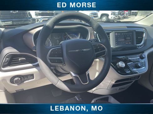 Used 2023 Chrysler Voyager LX FWD image 33
