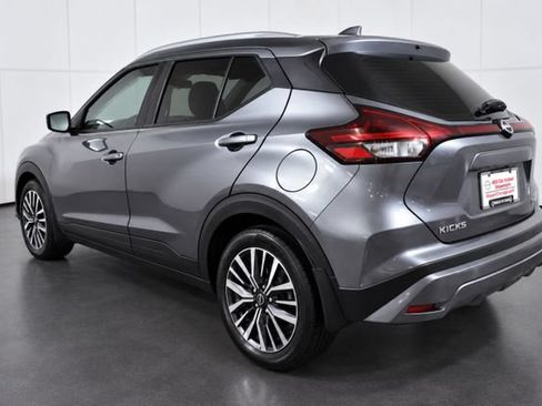 Used 2022 Nissan Kicks SV FWD image 6