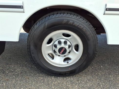 Used 2023 GMC Savana 3500 w/ Power Convenience Package RWD image 13