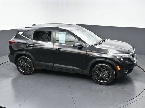 Used 2021 Kia Seltos EX AWD/4WD image 3