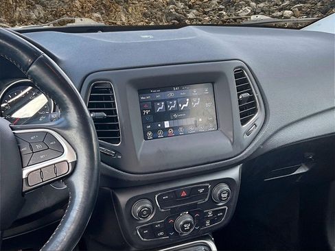 Used 2019 Jeep Compass Latitude w/ Popular Equipment Group image 6