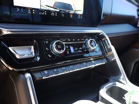 Used 2024 GMC Sierra 3500 Denali Ultimate AWD/4WD image 16