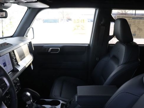 New 2025 Ford Bronco Badlands image 14