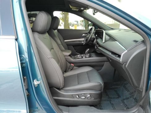 Used 2024 Cadillac XT4 Premium Luxury FWD image 21