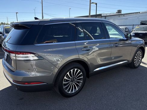 Used 2023 Lincoln Aviator Reserve image 5