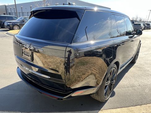 Certified 2024 Land Rover Range Rover SE image 7