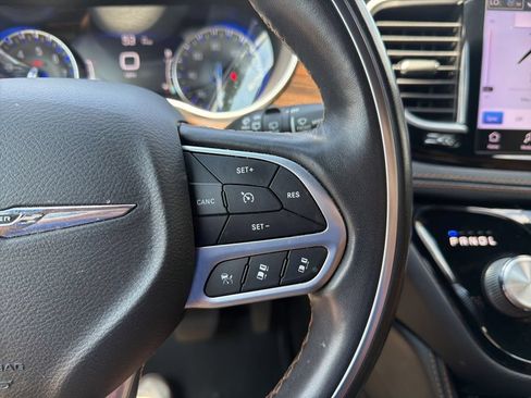 Used 2021 Chrysler Pacifica Pinnacle AWD/4WD image 20