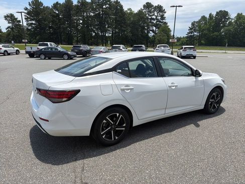 Used 2025 Nissan Sentra SV FWD image 8