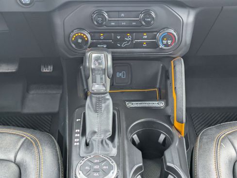 Used 2024 Ford Bronco Badlands AWD/4WD image 18