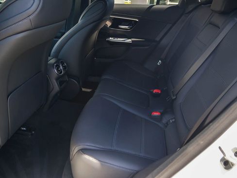 Used 2024 Mercedes-Benz GLC 300 image 17