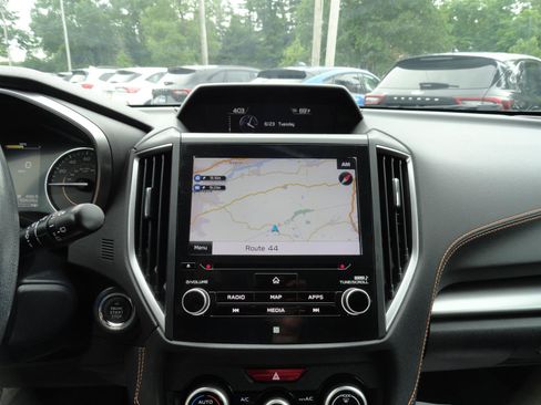 Used 2019 Subaru Crosstrek 2.0i Limited w/ Moonroof Package w/Navigation AWD/4WD image 16