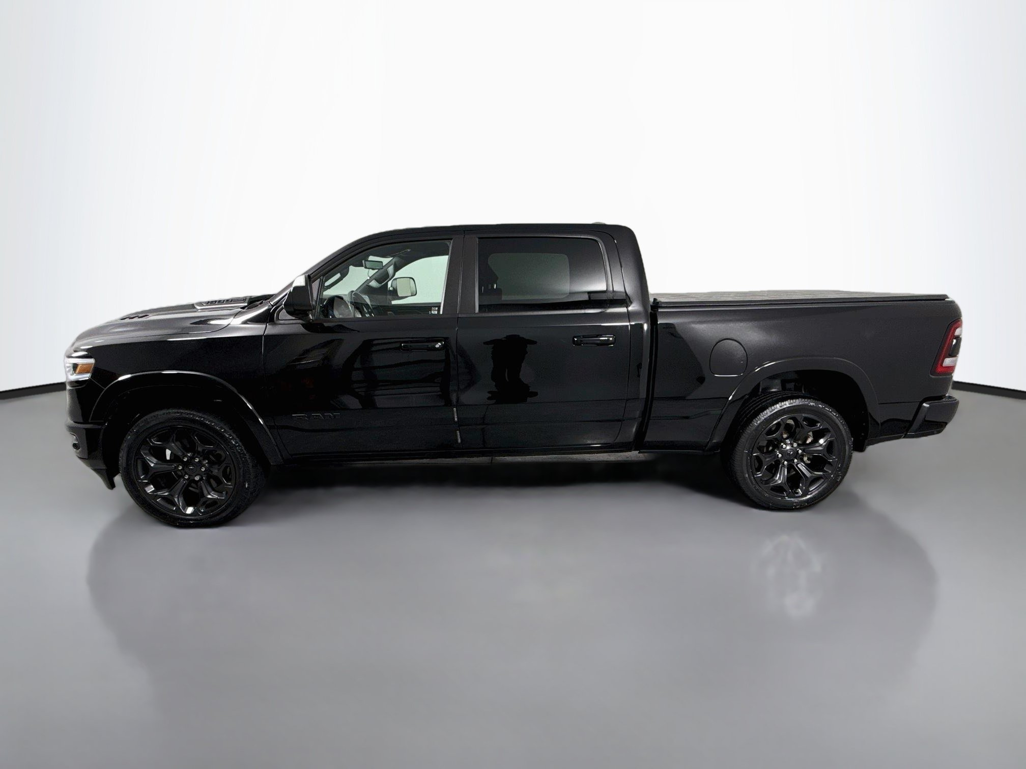 Used 2021 RAM 1500 Limited w/ Night Edition AWD/4WD image 4
