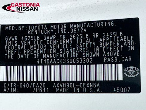 Used 2025 Toyota Camry LE image 32