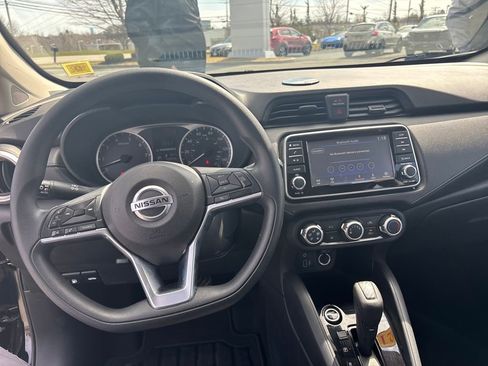 Used 2021 Nissan Versa S FWD image 16