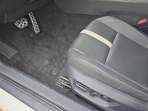 Used 2025 Toyota Camry SE FWD image 36