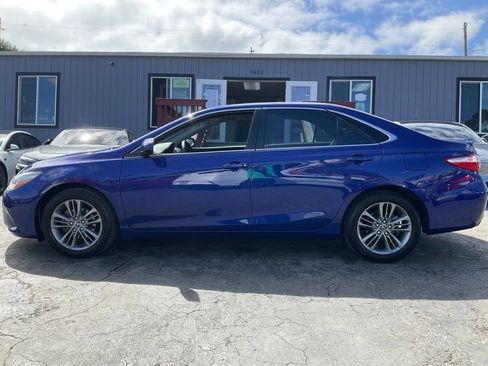Used 2015 Toyota Camry SE image 5