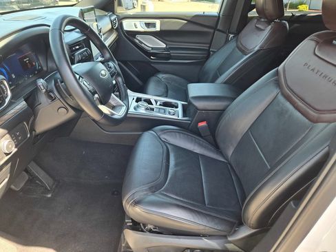 Used 2021 Ford Explorer Platinum w/ Equipment Group 601A AWD/4WD image 14