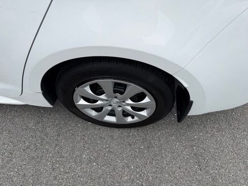Used 2025 Toyota Corolla LE FWD image 6