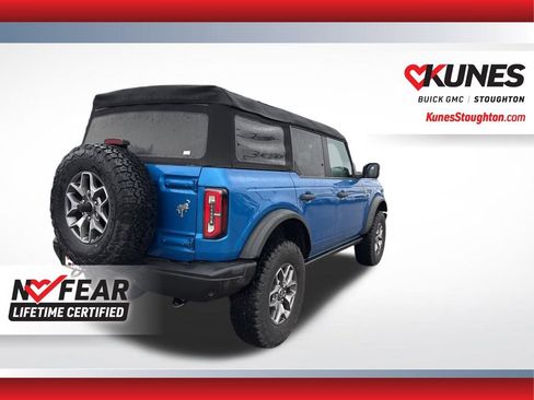 Used 2023 Ford Bronco Badlands image 11