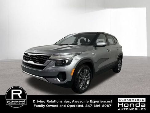 Used 2023 Kia Seltos LX AWD/4WD image 2