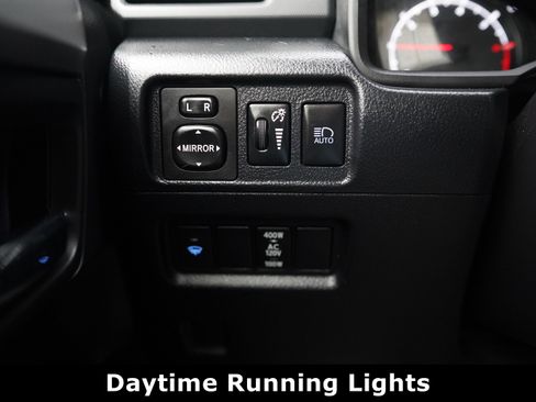 Used 2020 Toyota 4Runner SR5 AWD/4WD image 10